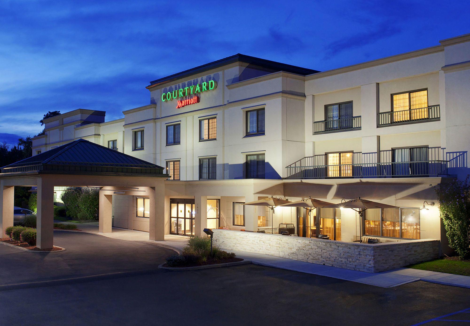 Courtyard By Marriott Albany Thruway Hotel Exterior foto